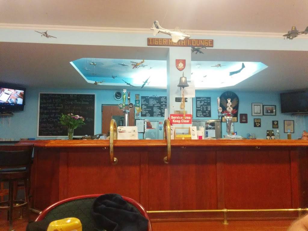 The 447 Wing | restaurant | 3210 Homestead Dr, Mount Hope, ON L0R 1W0, Canada | 2892800157 OR +1 289-280-0157