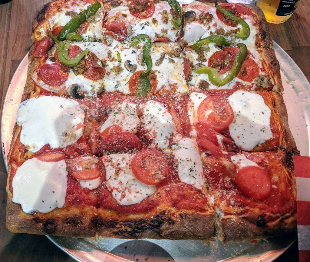 Ricos Pizzeria | restaurant | 322 John Ringling Blvd, Sarasota, FL 34236, USA | 9413881442 OR +1 941-388-1442