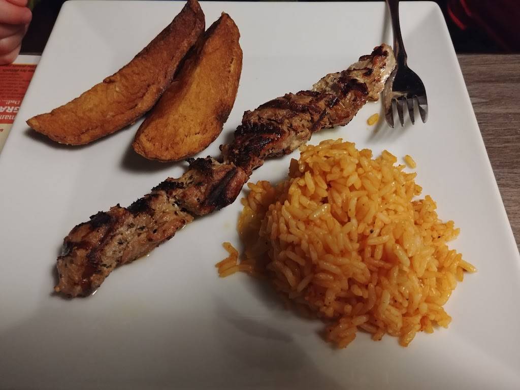 Casa Grecque | restaurant | 1407 Boulevard Michèle-Bohec, Blainville, QC J7C 0M4, Canada | 5794770228 OR +1 579-477-0228