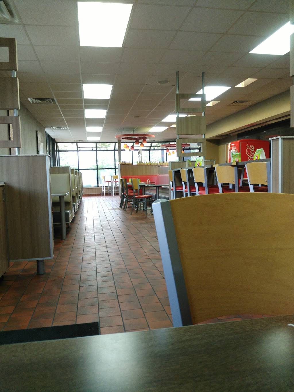 Burger King | restaurant | 2434 11th St, Rockford, IL 61104, USA | 8159647360 OR +1 815-964-7360