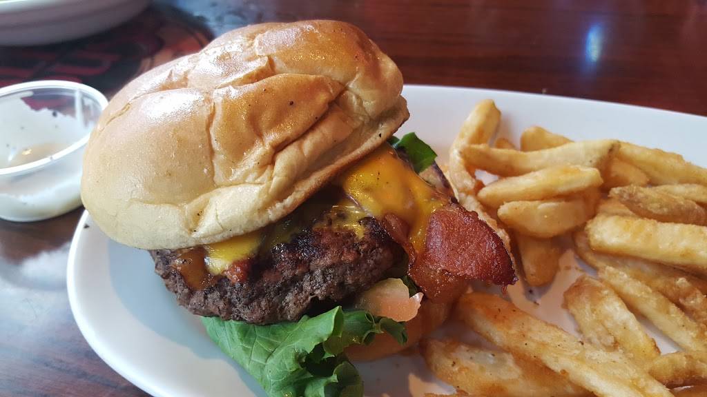 Carolina Ale House | restaurant | 201 S College St #010, Charlotte, NC 28244, USA | 7049403600 OR +1 704-940-3600