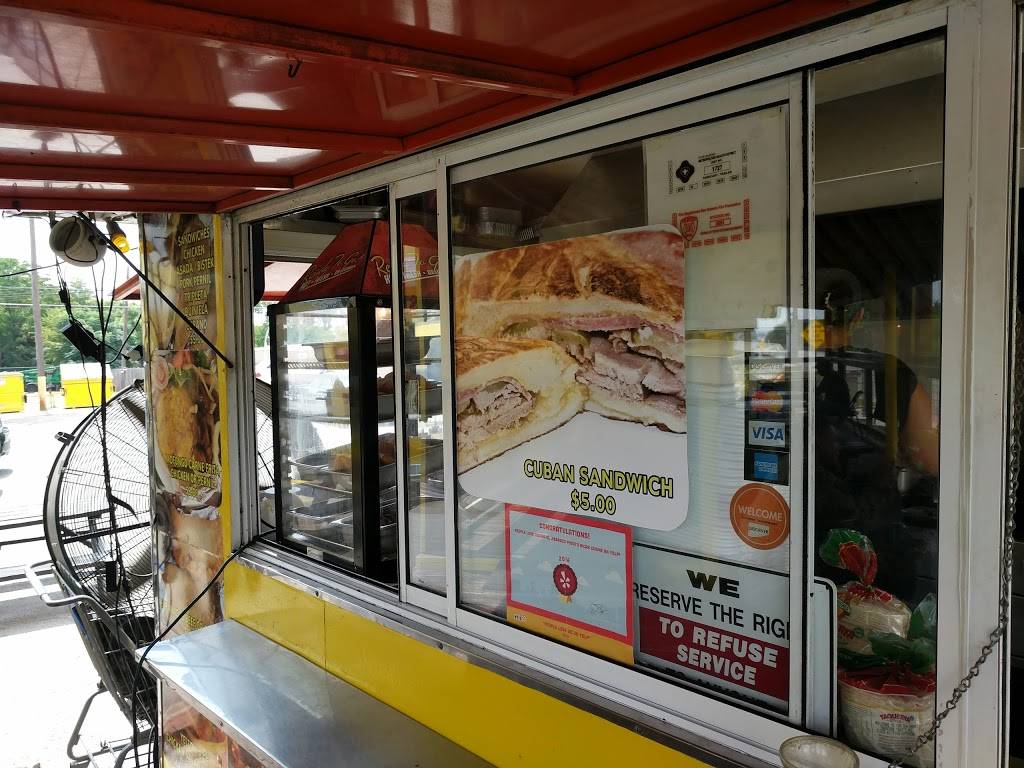 Cocina El Jibarazo Latin Cuisine | restaurant | 1790 Austin Hwy, San Antonio, TX 78218, USA | 2102045908 OR +1 210-204-5908