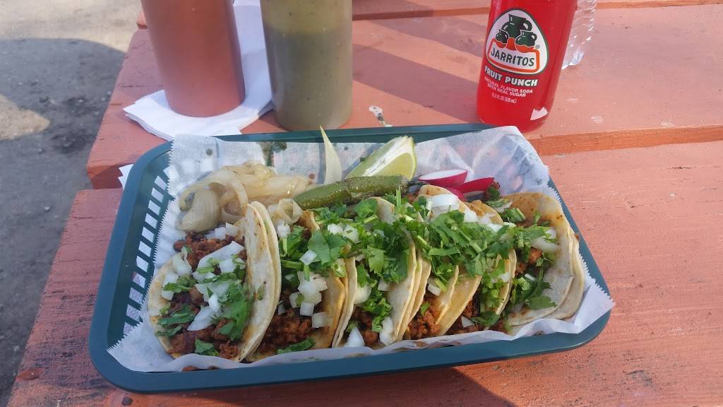 Tacos Villanueva | restaurant | 1601 E University Ave, Des Moines, IA 50316, USA | 5155288805 OR +1 515-528-8805