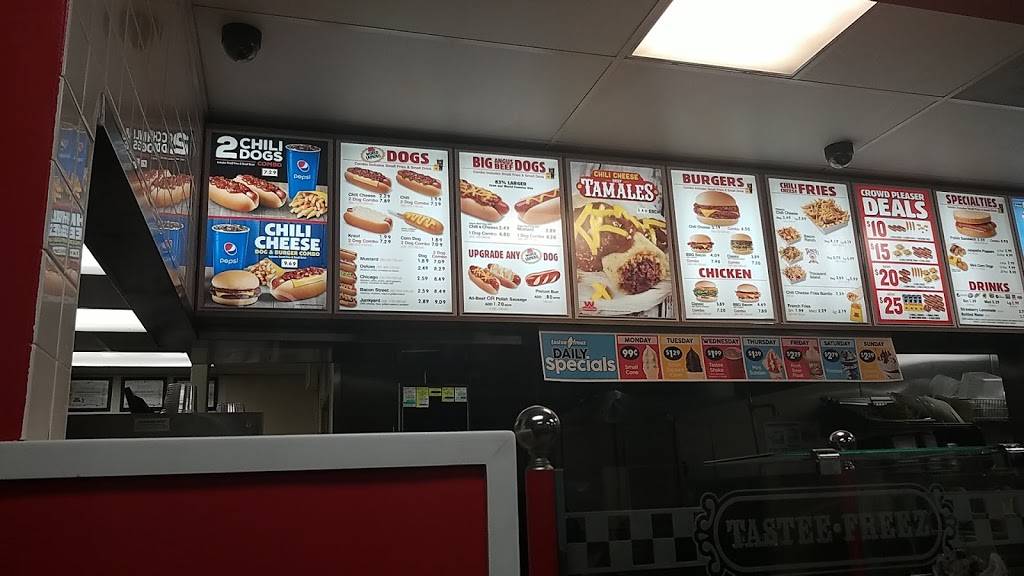 Wienerschnitzel | restaurant | 1300 Rosecrans Ave, Compton, CA 90221, USA | 3106398017 OR +1 310-639-8017