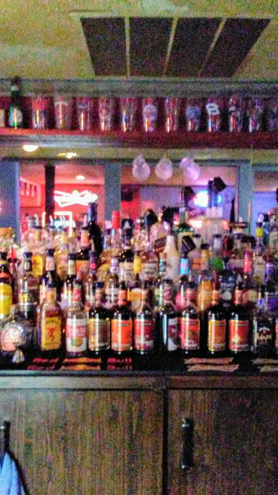 Shenanigans | restaurant | 115 E 3rd St, Fairmont, MN 56031, USA | 5072382911 OR +1 507-238-2911