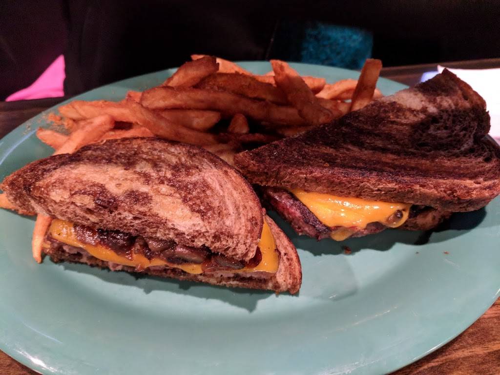 Flynns Irish Pub | restaurant | 219 N Main St, Mansfield, MA 02048, USA | 5083372100 OR +1 508-337-2100