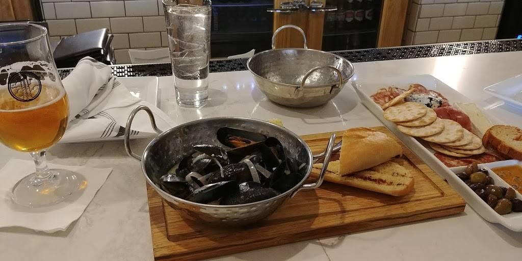 American Slang | restaurant | 401 Ward Pkwy, Kansas City, MO 64112, USA | 8163032945 OR +1 816-303-2945