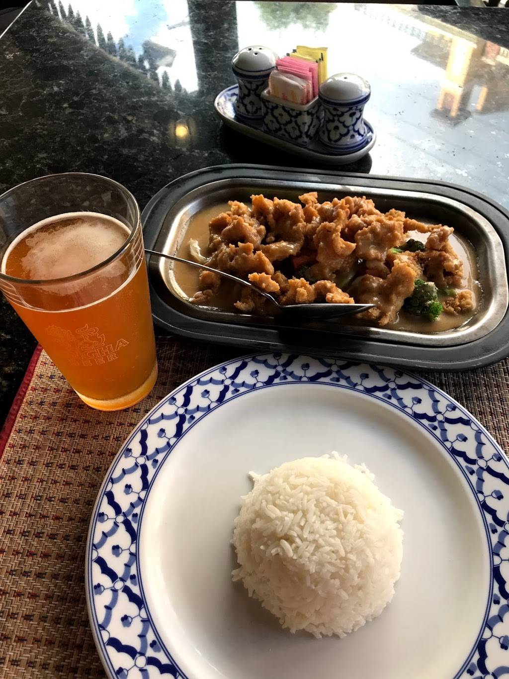 Royal Palace Thai Restaurant | restaurant | 811 S Howard Ave, Tampa, FL 33606, USA | 8132585893 OR +1 813-258-5893