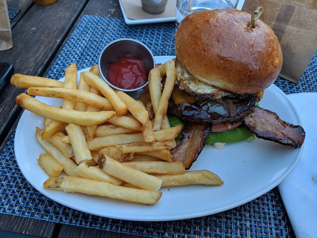 Stillwaters Tavern | restaurant | 224 Beach Dr NE, St. Petersburg, FL 33701, USA | 7273501019 OR +1 727-350-1019