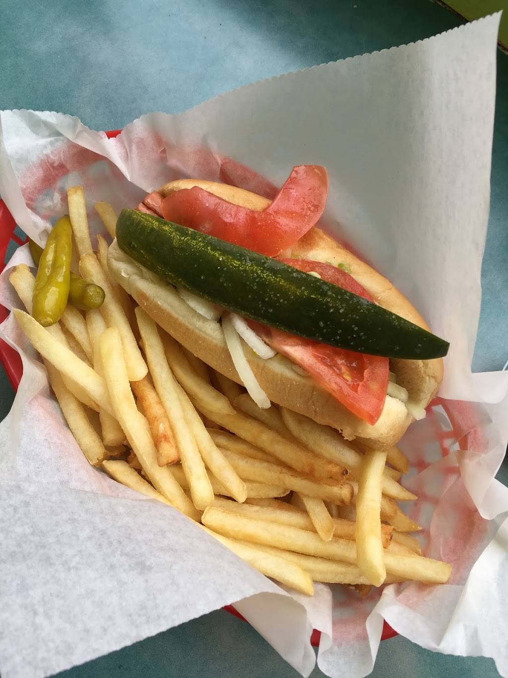 Budackis Drive In | restaurant | 4739 N Damen Ave, Chicago, IL 60625, USA | 7735611322 OR +1 773-561-1322