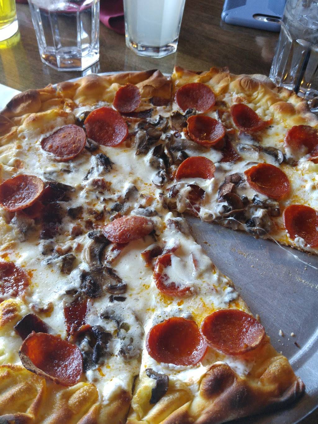 Roma Restaurant & Brewery | restaurant | 310 Stillwater Rd, Willernie, MN 55090, USA | 6516534733 OR +1 651-653-4733