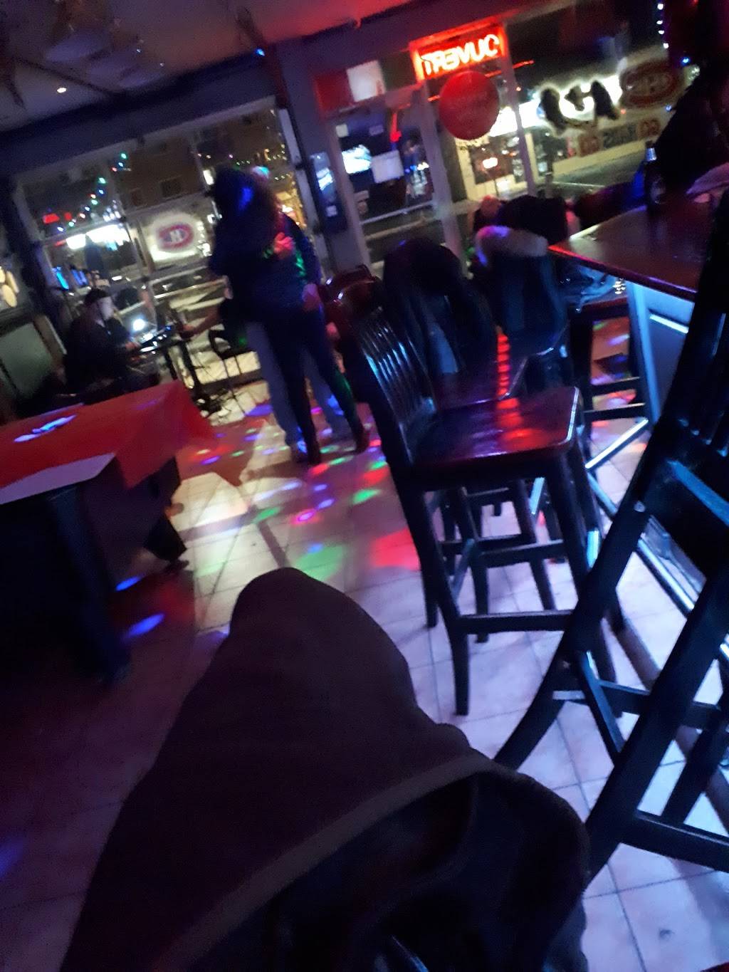 Salle De Bar Voodoo | night club | 1684 Av Dollard, LaSalle, QC H8N 1T8, Canada | 5143640152 OR +1 514-364-0152