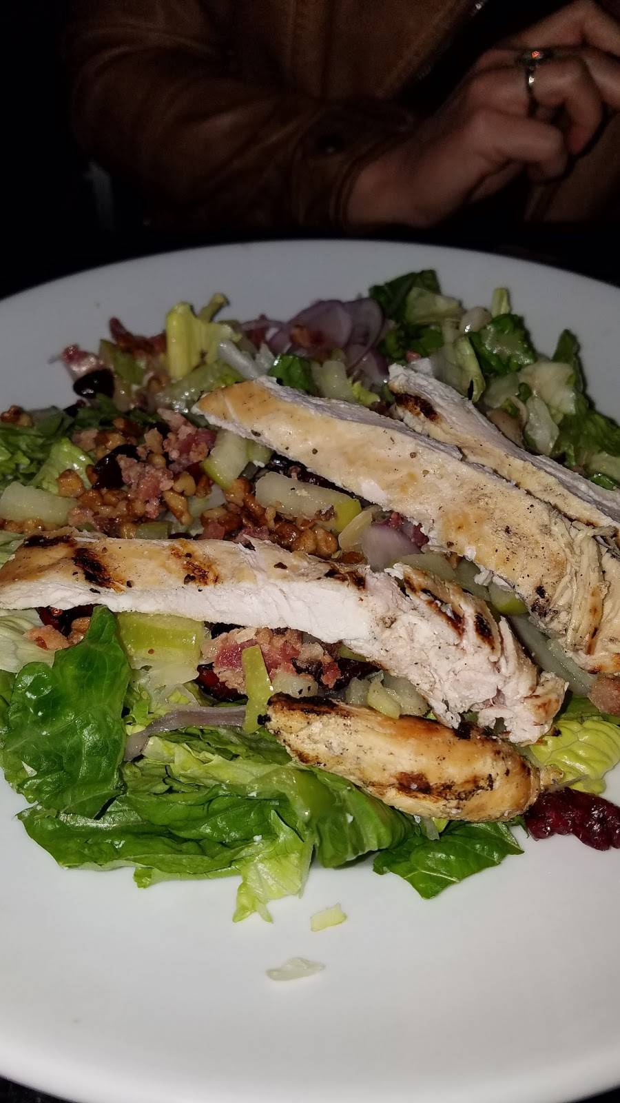 Woodfire Grill | restaurant | 131 W 2nd St, Davenport, IA 52801, USA | 5633242227 OR +1 563-324-2227