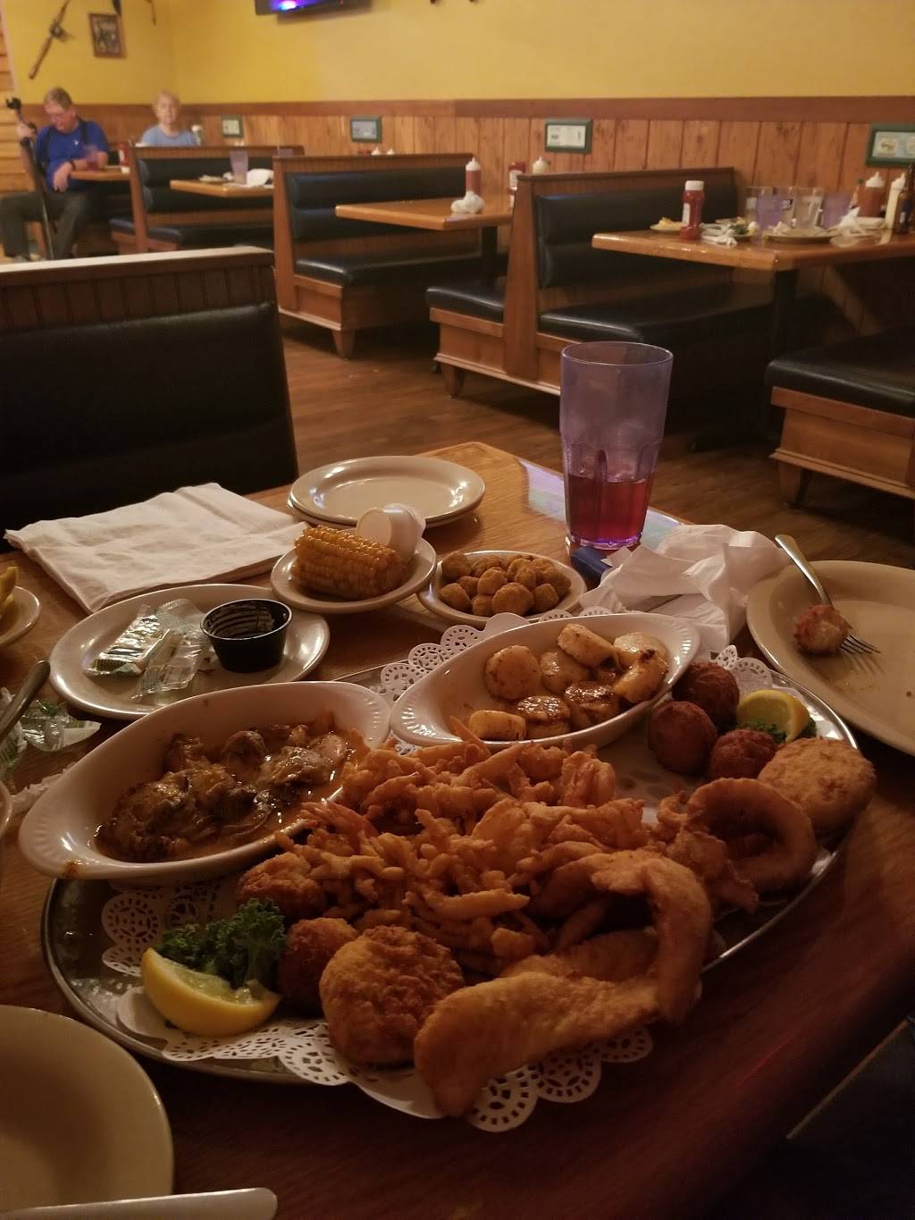 Sams Crystal River Seafood | restaurant | 4626, 1152 S 6th St, Macclenny, FL 32063, USA | 9042593522 OR +1 904-259-3522