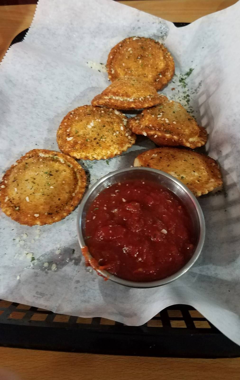 Decaro’s | restaurant | 602 East W 3rd St, Alton, IL 62002, USA | 6184339999 OR +1 618-433-9999