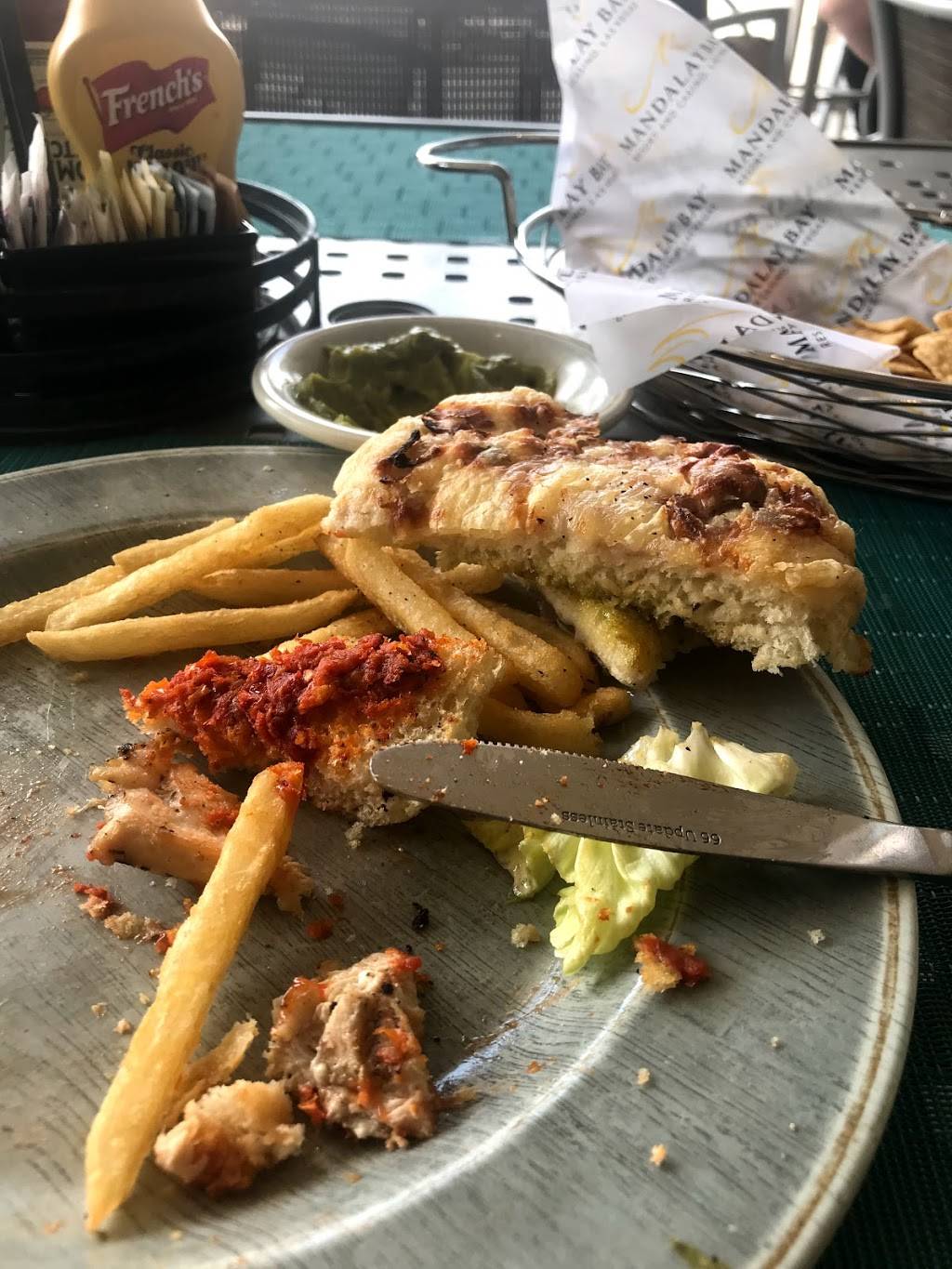 Beach Bar and Grill | restaurant | 3950 S Las Vegas Blvd, Las Vegas, NV 89119, USA | 7026327777 OR +1 702-632-7777