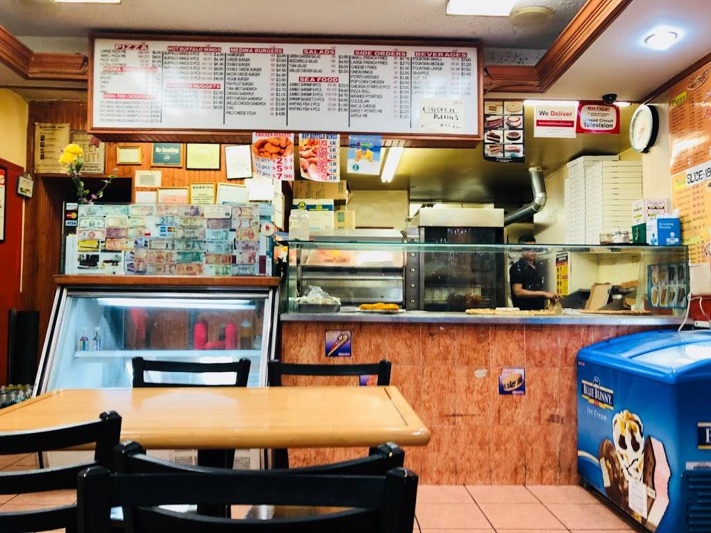 Medina Fried Chicken | restaurant | 7617 101st Ave, Jamaica, NY 11416, USA | 7186590652 OR +1 718-659-0652