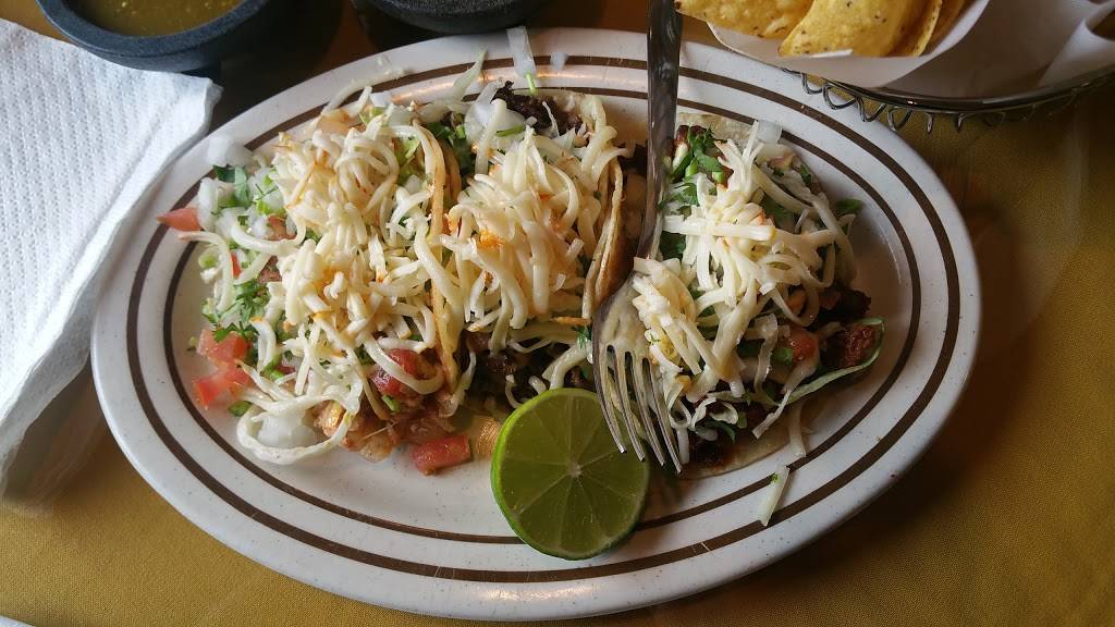 El Coco Loco | restaurant | 205 Main St, West Chicago, IL 60185, USA | 6302931101 OR +1 630-293-1101