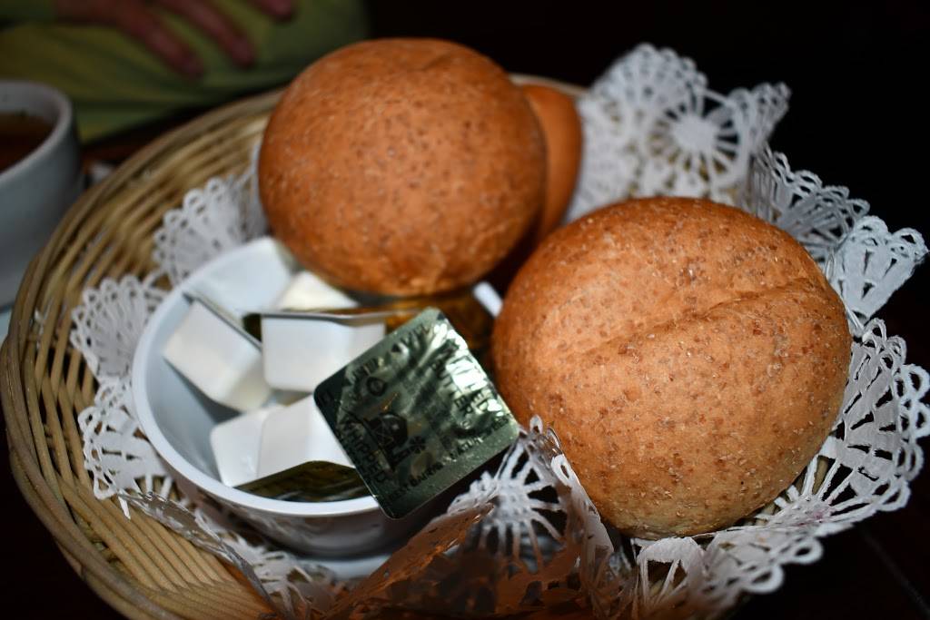 The Bavarian Lodge | restaurant | 1800 Ogden Ave, Lisle, IL 60532, USA | 6302414701 OR +1 630-241-4701