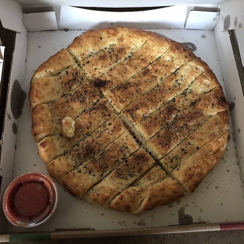 Toarminas Pizza and Ice Cream | restaurant | 33323 Harper Ave, St Clair Shores, MI 48082, USA | 5862045528 OR +1 586-204-5528