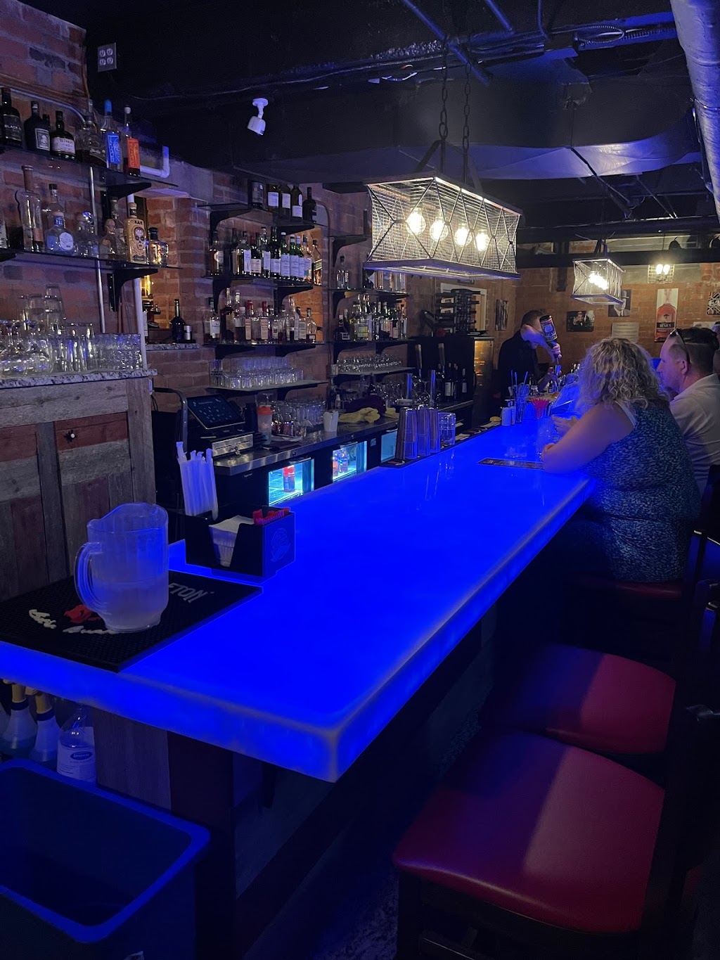 Club 300 | restaurant | 300 E Main St, Anoka, MN 55303, USA | 7633310878 OR +1 763-331-0878