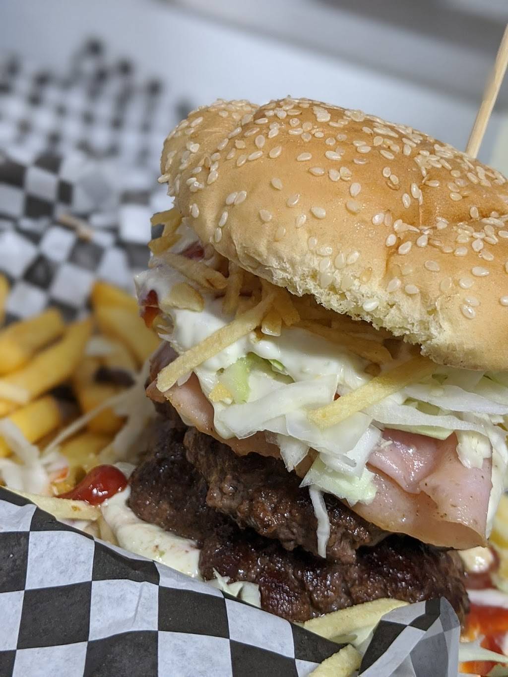 Arepa Burger Venezuelan Cuisine | restaurant | 3845 SW Archer Rd, Gainesville, FL 32608, USA | 3059867191 OR +1 305-986-7191