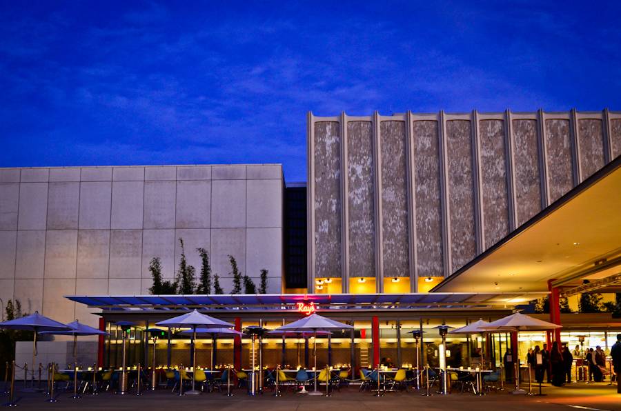 Rays and Stark Bar | restaurant | 5905 Wilshire Blvd, Los Angeles, CA 90036, USA | 3238576180 OR +1 323-857-6180