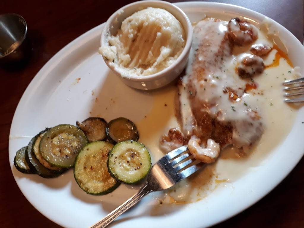 Ruby Tuesday | restaurant | Wrentham Village Premium Outlets, 1 Outlet Blvd #800, Wrentham, MA 02093, USA | 5083845213 OR +1 508-384-5213