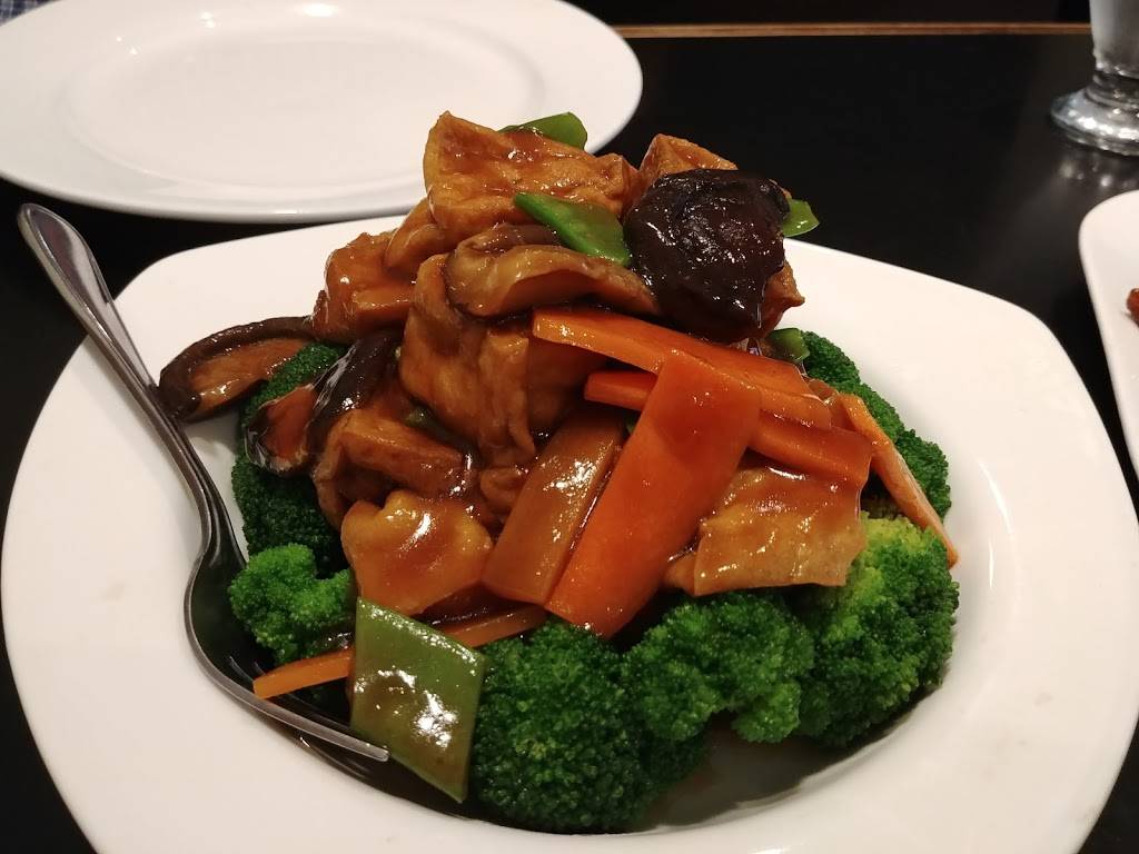 Pomelo Asian Cuisine | restaurant | 2405 Fairview St, Burlington, ON L7R 2E3, Canada | 9056818080 OR +1 905-681-8080