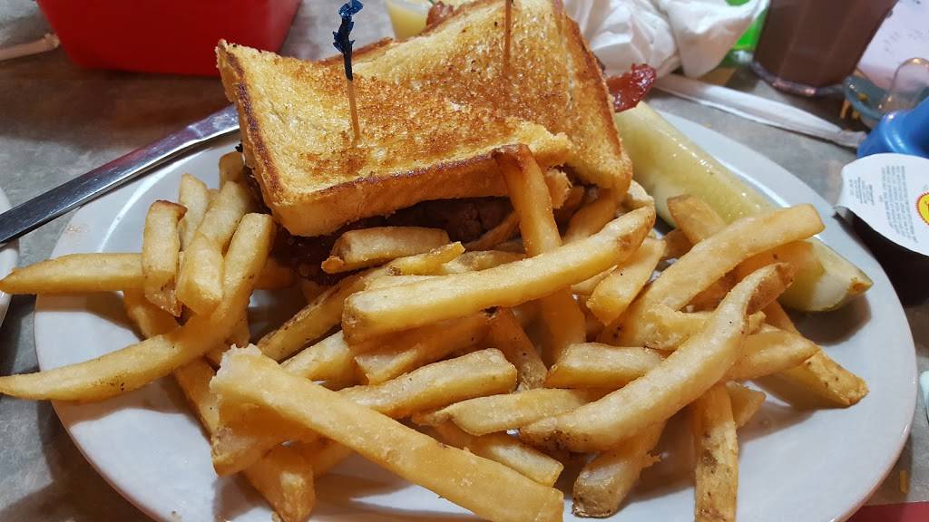 J & J Eaton Place | restaurant | 218 S Cochran Ave, Charlotte, MI 48813, USA | 5175436630 OR +1 517-543-6630