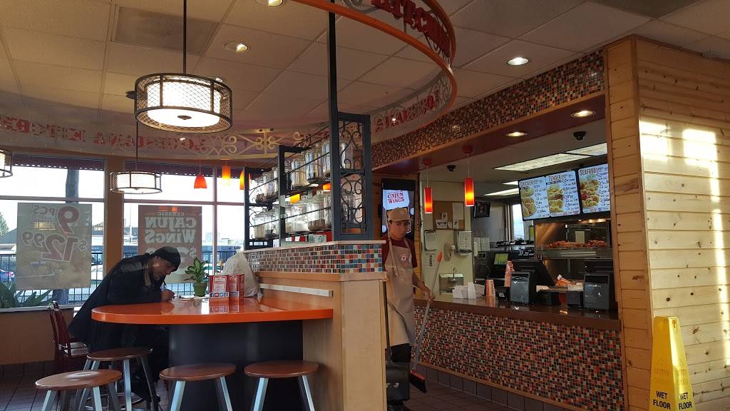 Popeyes Louisiana Kitchen | restaurant | 3080 E 9th St, Oakland, CA 94601, USA | 5106890120 OR +1 510-689-0120