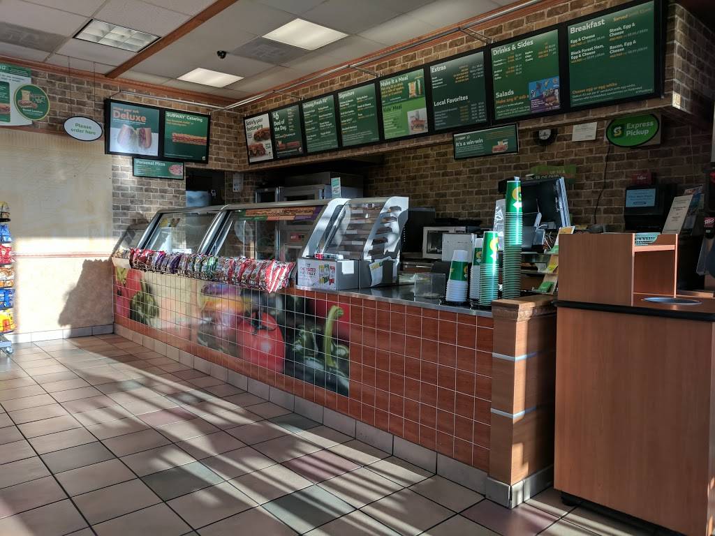 Subway Restaurants | restaurant | 18137 Town Center Dr, Olney, MD 20832, USA | 3015705737 OR +1 301-570-5737