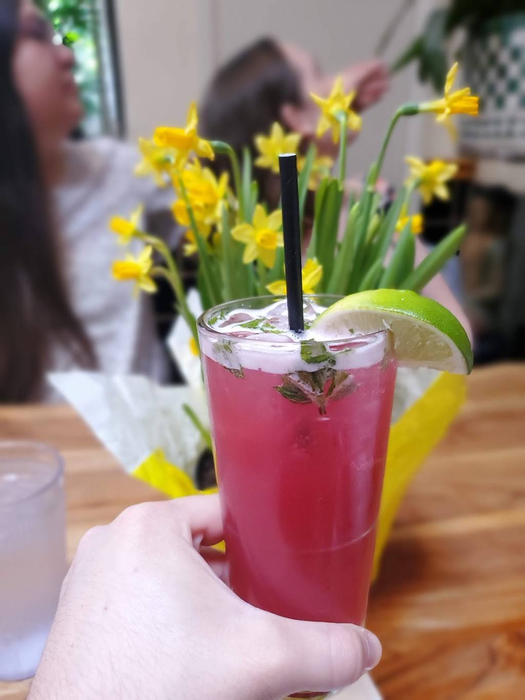 Tower Cafe | restaurant | 1518 Broadway, Sacramento, CA 95818, USA | 9164410222 OR +1 916-441-0222