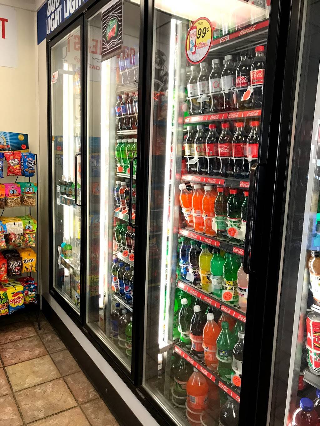 Lows Variety | restaurant | 70 Sanford Rd, Alfred, ME 04002, USA | 2074597400 OR +1 207-459-7400