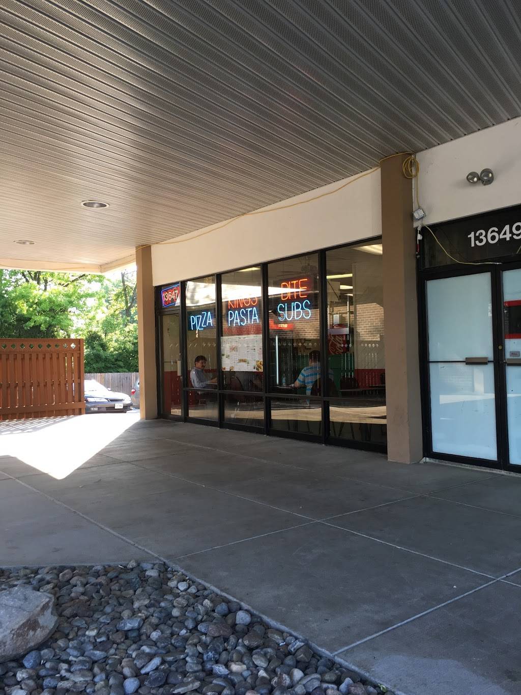 Kings Bite | restaurant | 13647 Lee Jackson Memorial Hwy, Chantilly, VA 20151, USA | 7032639700 OR +1 703-263-9700