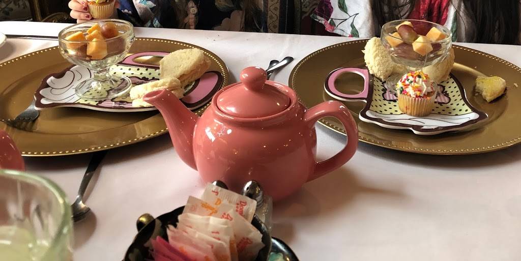Red Raspberry Tea Room | restaurant | 11525 NE 23rd St, Nicoma Park, OK 73066, USA | 4057691673 OR +1 405-769-1673