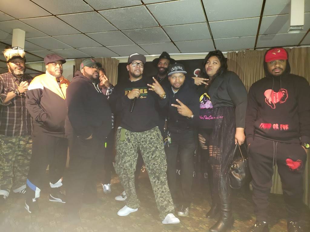 Sullys Comedy Cellar | night club | 9306 Harford Rd, Parkville, MD 21234, USA | 4106658600 OR +1 410-665-8600