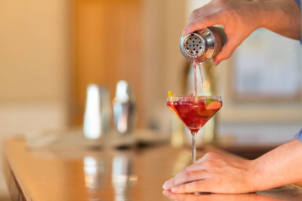 Antlers Lodge Restaurant | restaurant | 9800 Hyatt Resort Dr, San Antonio, TX 78251, USA | 2105204001 OR +1 210-520-4001