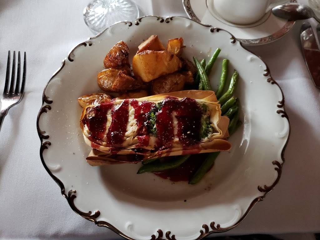 Holly Hotel | restaurant | 110 Battle Alley, Holly, MI 48442, USA | 2486345208 OR +1 248-634-5208