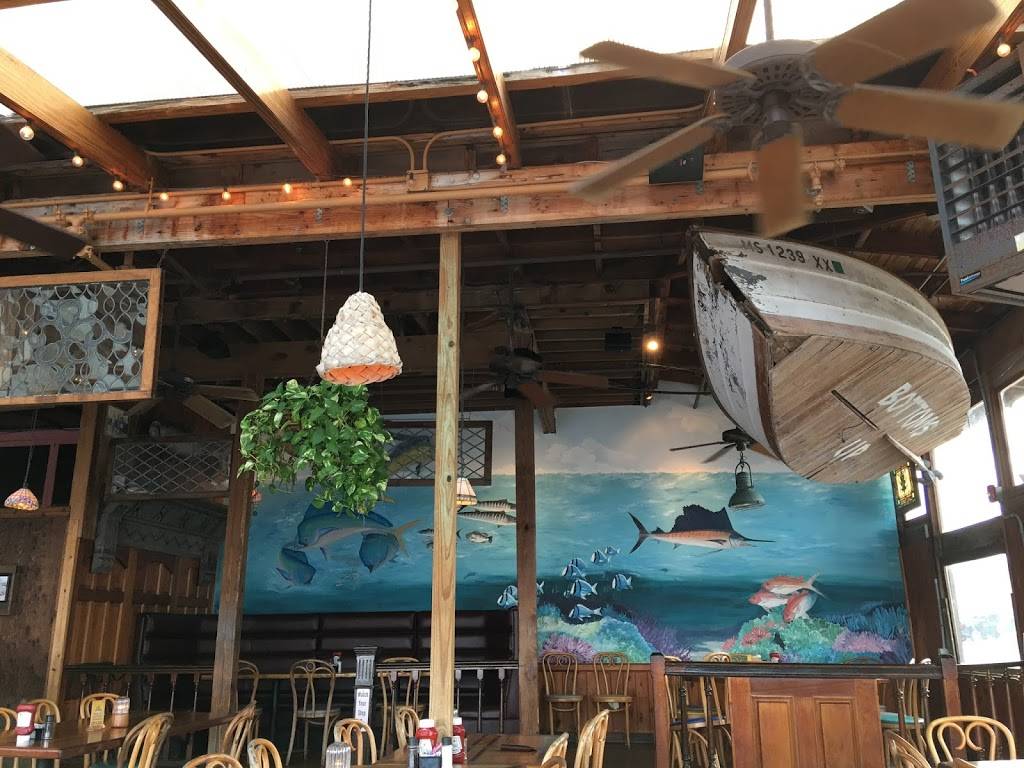 Blackfins at Capt Hirams Resort | restaurant | 1606 Indian River Dr, Sebastian, FL 32958, USA | 7725894345 OR +1 772-589-4345