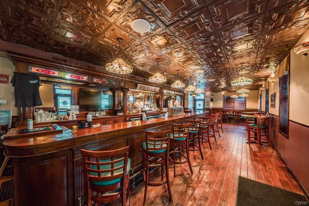 Remingtons Restaurant | restaurant | 425 Merchants Rd, Rochester, NY 14609, USA | 5854824434 OR +1 585-482-4434