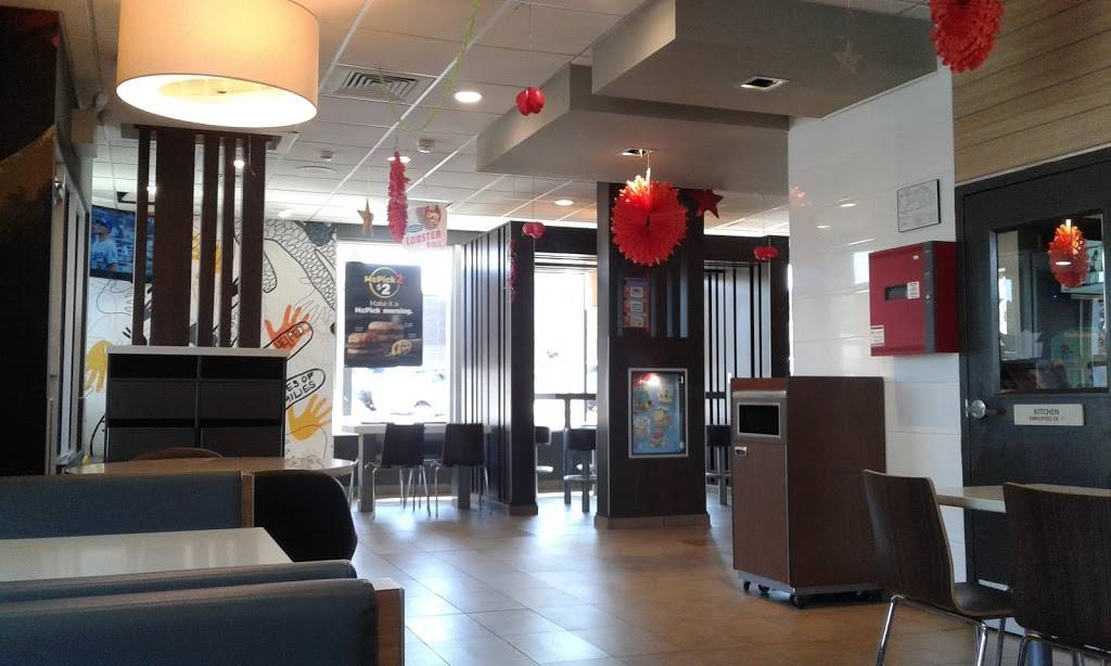 McDonalds | cafe | 1223 Worcester Rd, Framingham, MA 01701, USA | 5088759771 OR +1 508-875-9771