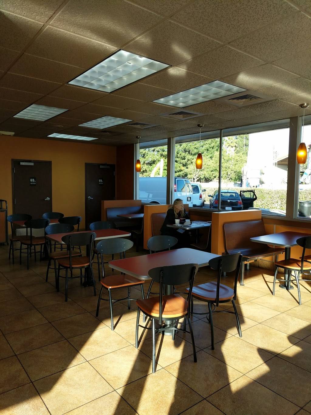 Jack in the Box | restaurant | 4896 El Camino Real, Los Altos, CA 94022, USA | 4085155966 OR +1 408-515-5966