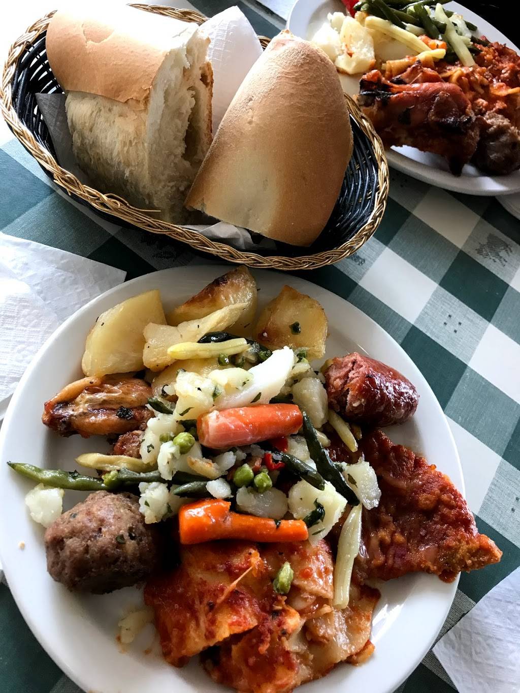 Nancy Trattoria Restaurant | restaurant | 2023 Williams Pkwy, Brampton, ON L6S 6E7, Canada | 9057927822 OR +1 905-792-7822