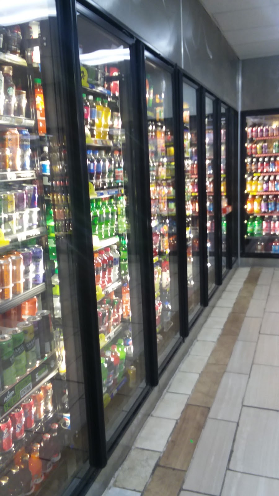 Shell | restaurant | 2800 N Florissant Ave, St. Louis, MO 63107, USA | 3145663565 OR +1 314-566-3565