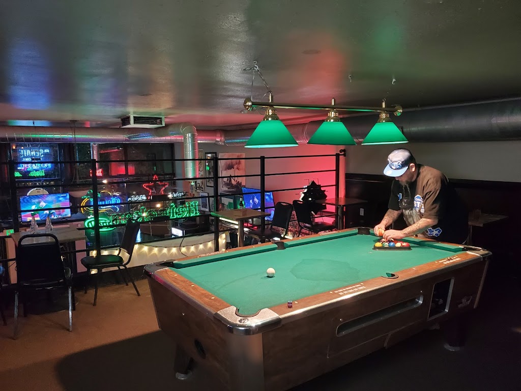 The Senate Bar & Grill | restaurant | 219 S Grand Ave, Pueblo, CO 81003, USA | 7195441145 OR +1 719-544-1145