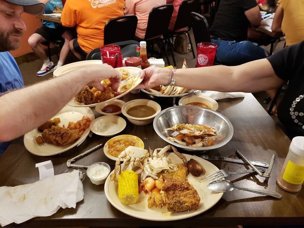 Lagneauxs | restaurant | 445 Ridge Rd, Lafayette, LA 70506, USA | 3379841415 OR +1 337-984-1415