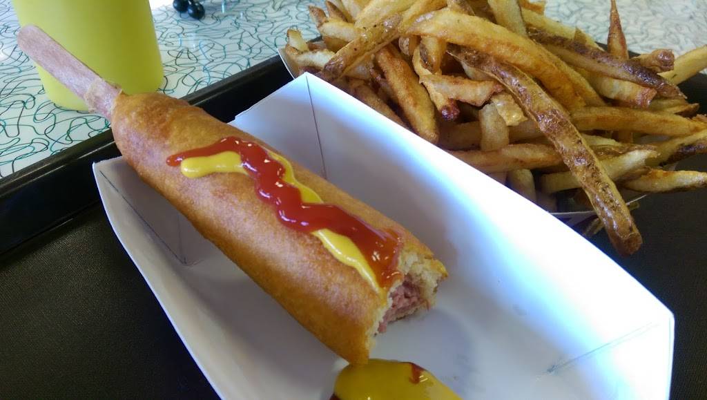 Cozy Dog Drive In | restaurant | 2935 S 6th St, Springfield, IL 62703, USA | 2175251992 OR +1 217-525-1992