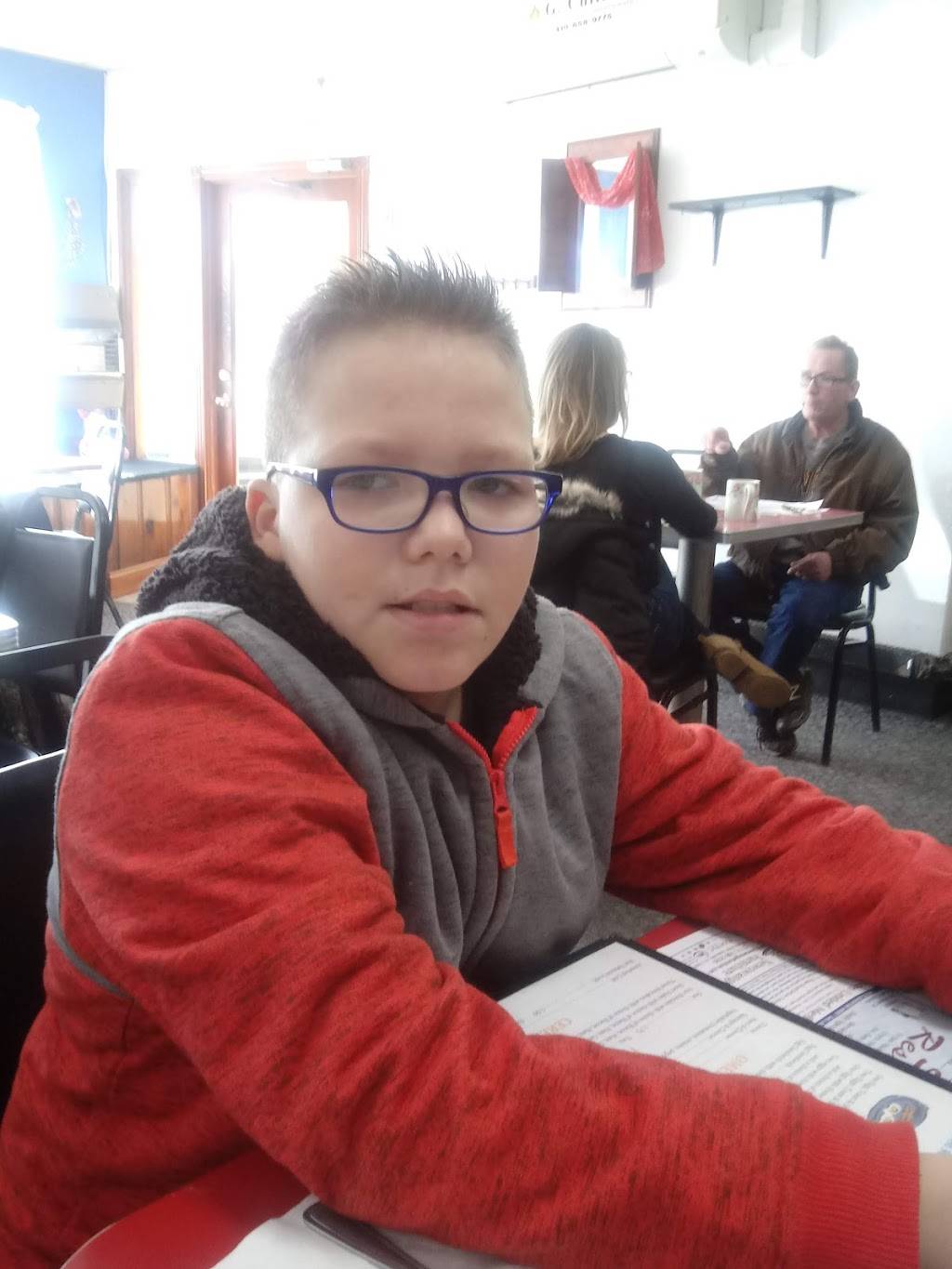 Sues Restaurant | restaurant | 2-98 MD-273, Rising Sun, MD 21911, USA | 4106585470 OR +1 410-658-5470