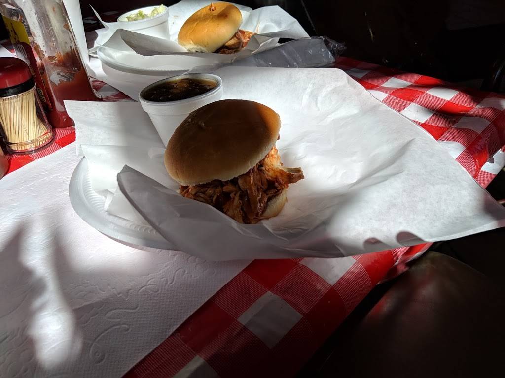 Big Bens D & M Restaurant at the Depot | restaurant | 600 Quartermaster Ct, Jeffersonville, IN 47130, USA | 8122844453 OR +1 812-284-4453